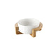 Gamelle pour chat design en céramique avec stries blanche et socle en bois