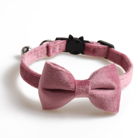 Collier noeud papillon chat rose
